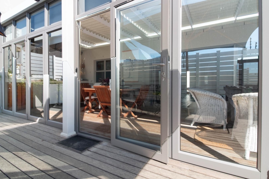 2 Bedroom Property for Sale in Plattekloof Western Cape